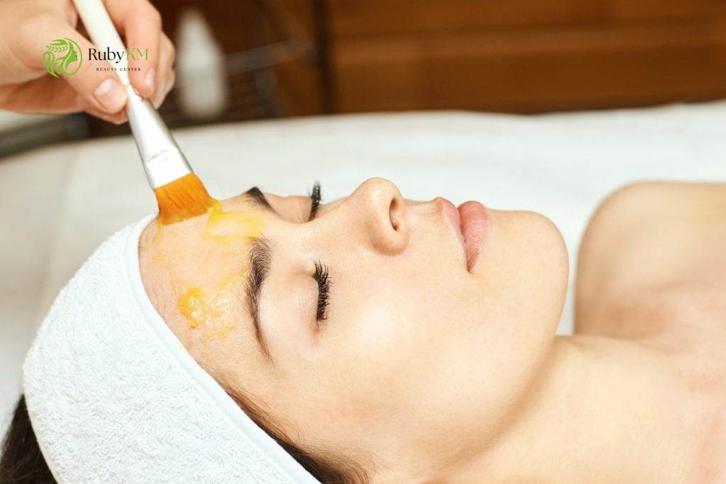 Glycolic acid peel solution prepared for professional treatment